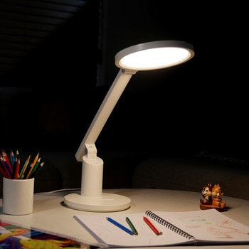 프리즘 LED 면광원 데스크 램프 PL-7200WH 프리즘 LED 면광원 데스크 램프 PL-7200WH